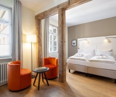 2025-03_Hotel Therme Teinach_Zimmer_LutzSternstein-1012_sRGB_screen_KLA_154