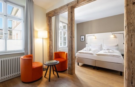 2025-03_Hotel Therme Teinach_Zimmer_LutzSternstein-1012_sRGB_screen_KLA_154