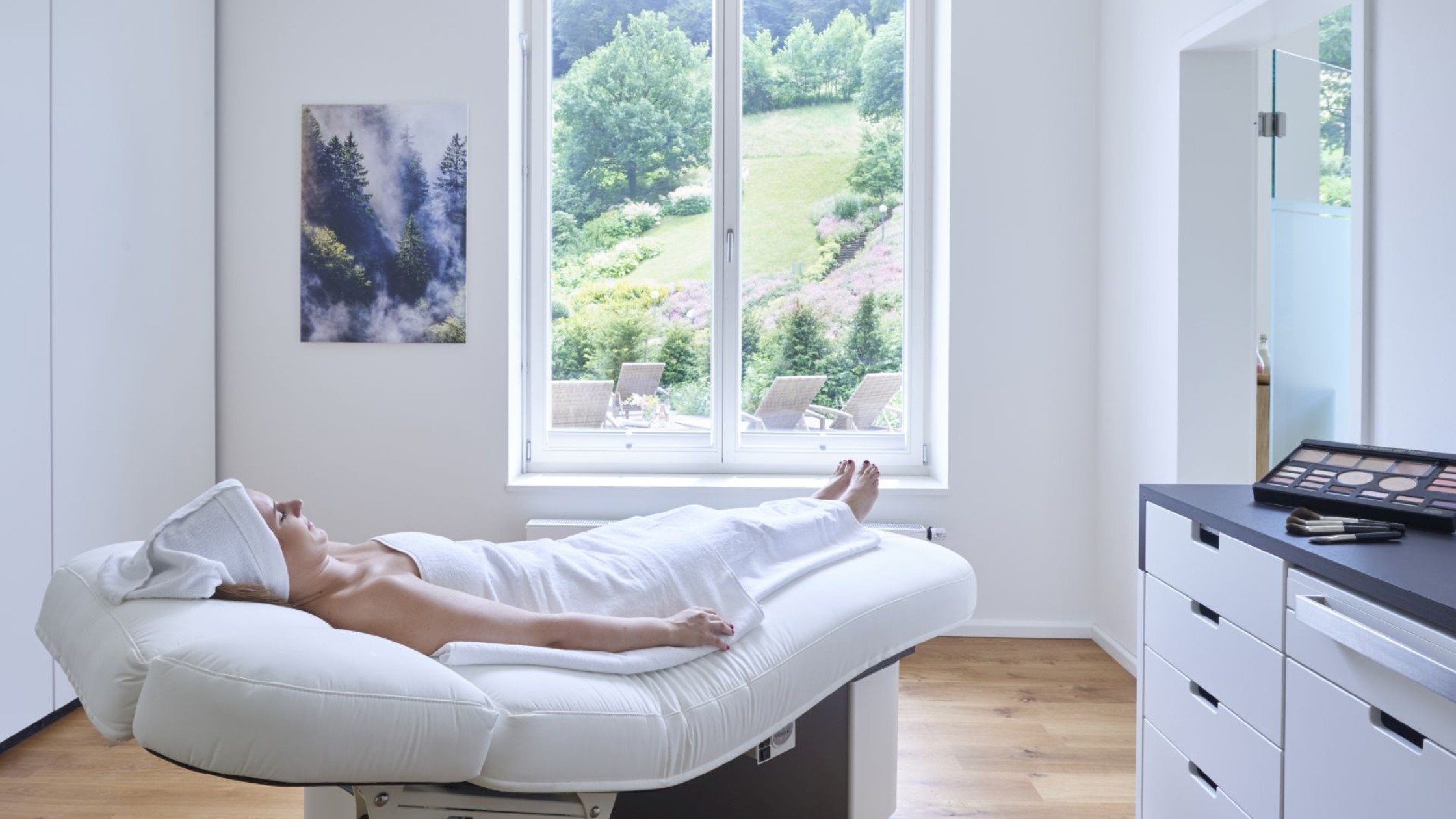 Die therapeutische Liege im Physiobereich der Therme Bad Teinach
