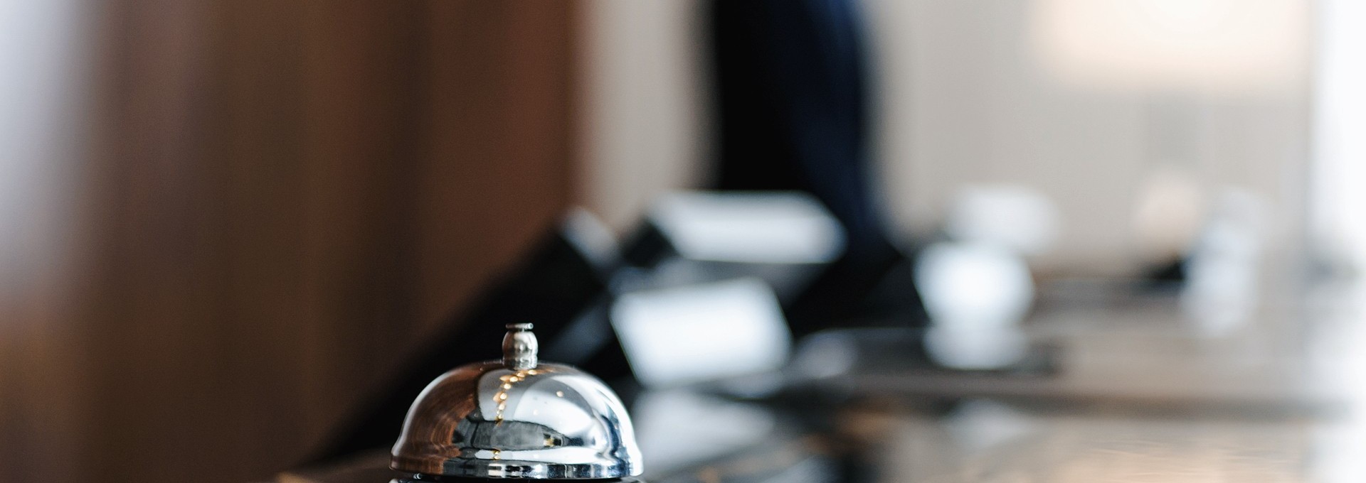 Empfangsglocke an der Rezeption des Wellnesshotels Bad Teinach