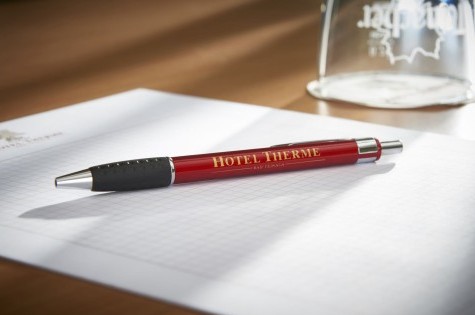 Hotel Therme Bad Teinach Stift auf kariertem Schreibblock für Tagungen und Seminare